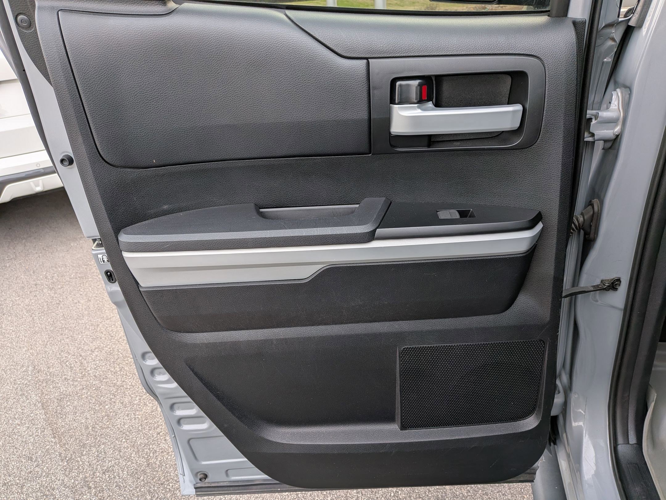 Used 2019 Toyota Tundra SR5 w/ SR5 Upgrade Package image 26