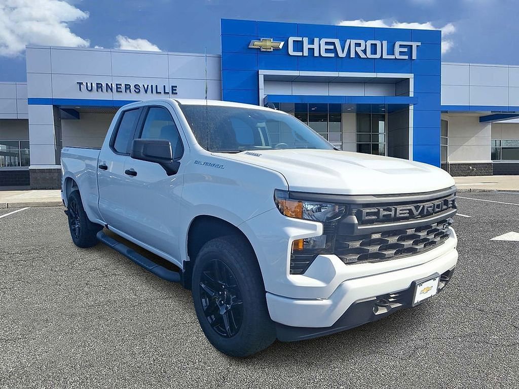 Used 2025 Chevrolet Silverado 1500 Custom w/ Turbomax Blackout Package image 2