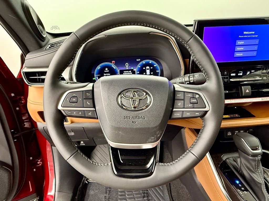 Used 2026 Toyota Highlander Platinum image 24