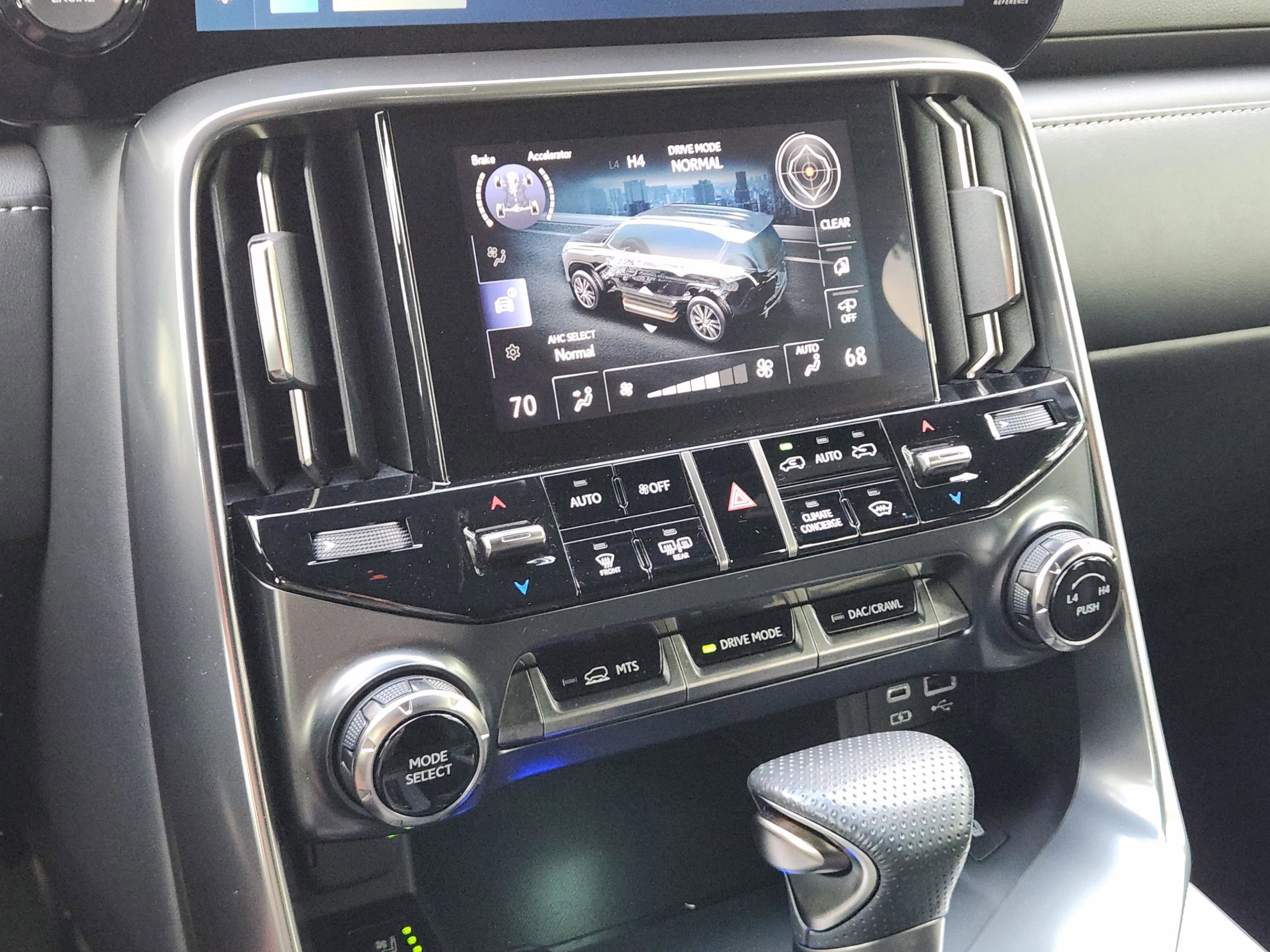 Used 2024 Lexus LX 600 F Sport AWD/4WD image 11