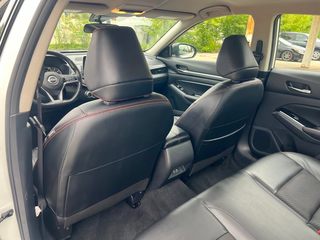 Used 2024 Nissan Altima 2.5 SR FWD image 9