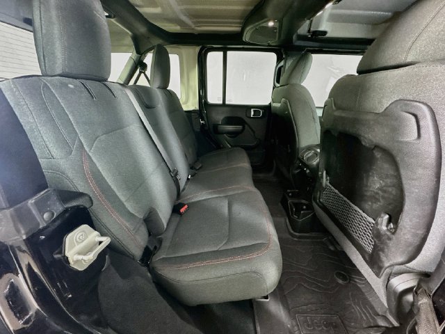 Used 2024 Jeep Wrangler Unlimited Rubicon AWD/4WD image 31