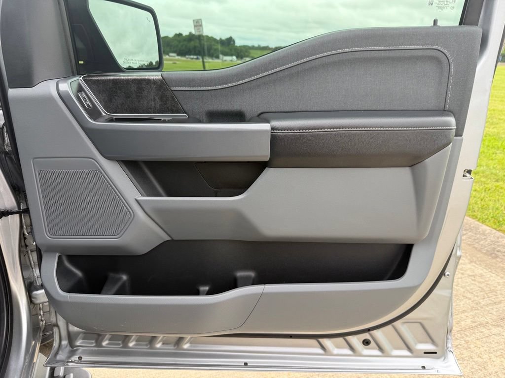 Used 2023 Ford F150 Lightning XLT AWD/4WD image 19
