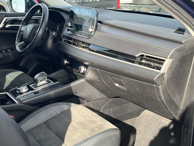 Used 2023 Mitsubishi Outlander SE image 26