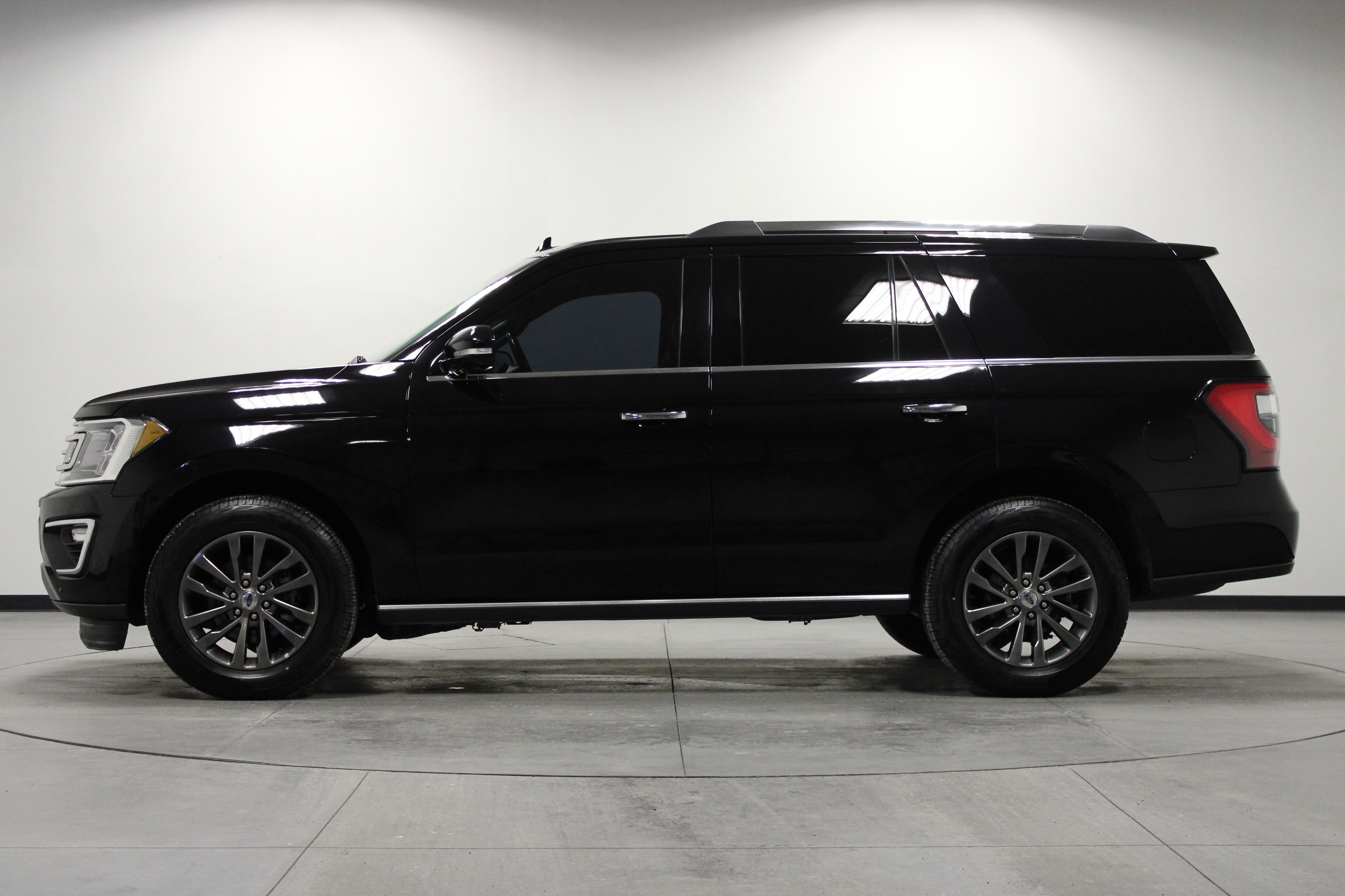 Used 2020 Ford Expedition Limited image 7