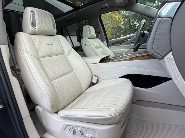 Used 2021 Cadillac Escalade Sport Platinum w/ Heavy-Duty Trailer Package image 19