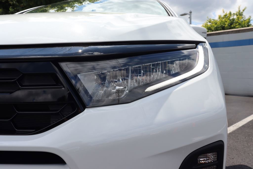 Certified 2026 Honda Odyssey Touring image 9