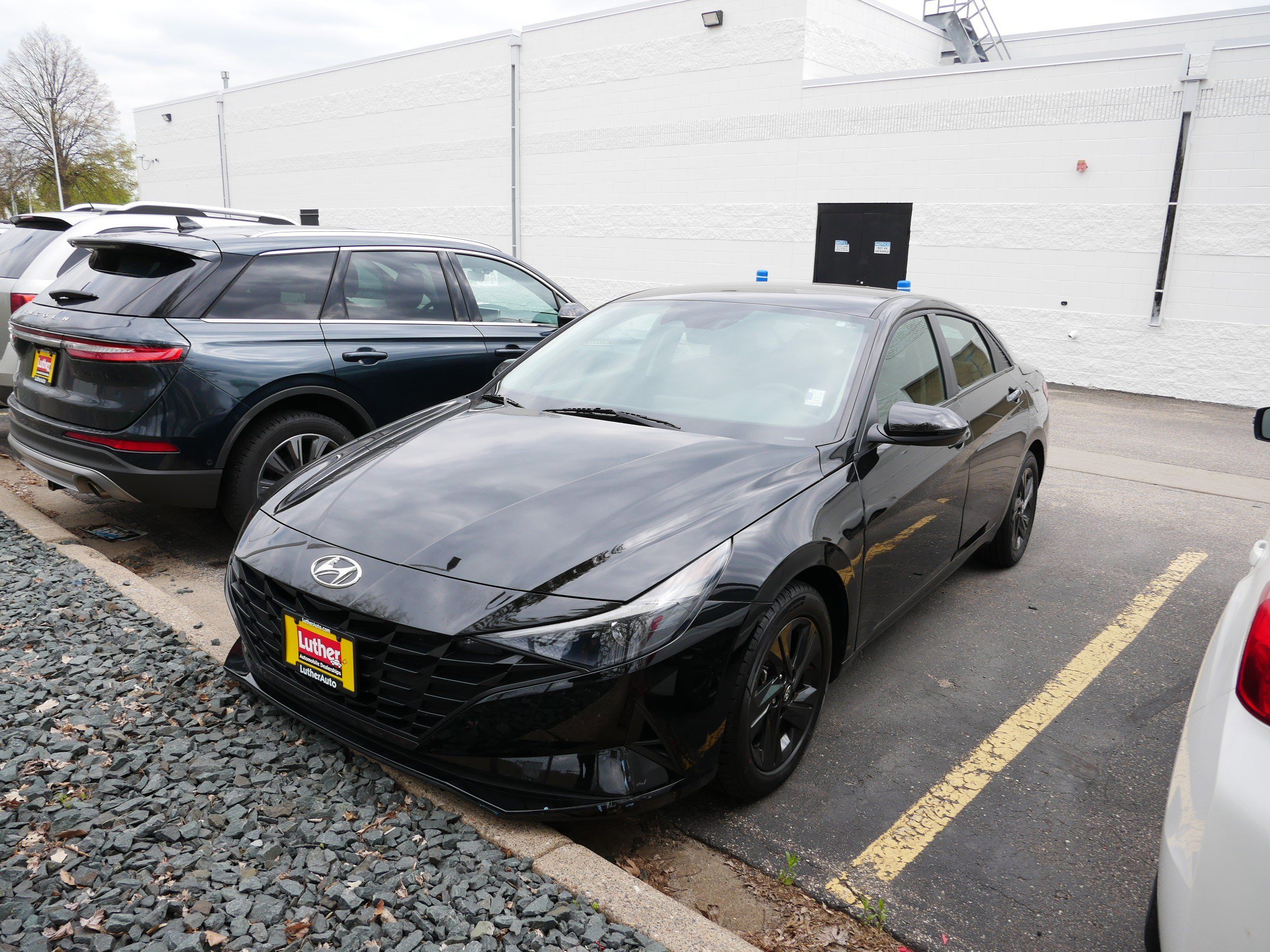 Used 2023 Hyundai Elantra SEL FWD image 2