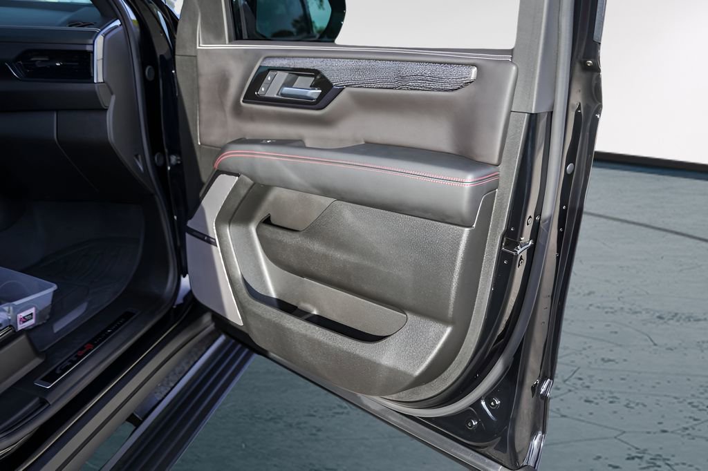 Certified 2025 GMC Yukon AT4 Ultimate image 33