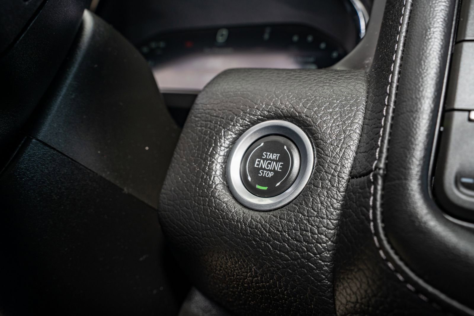 Used 2024 GMC Yukon XL Denali image 35