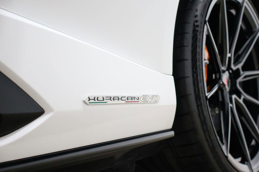 Used 2024 Lamborghini Huracan EVO image 92