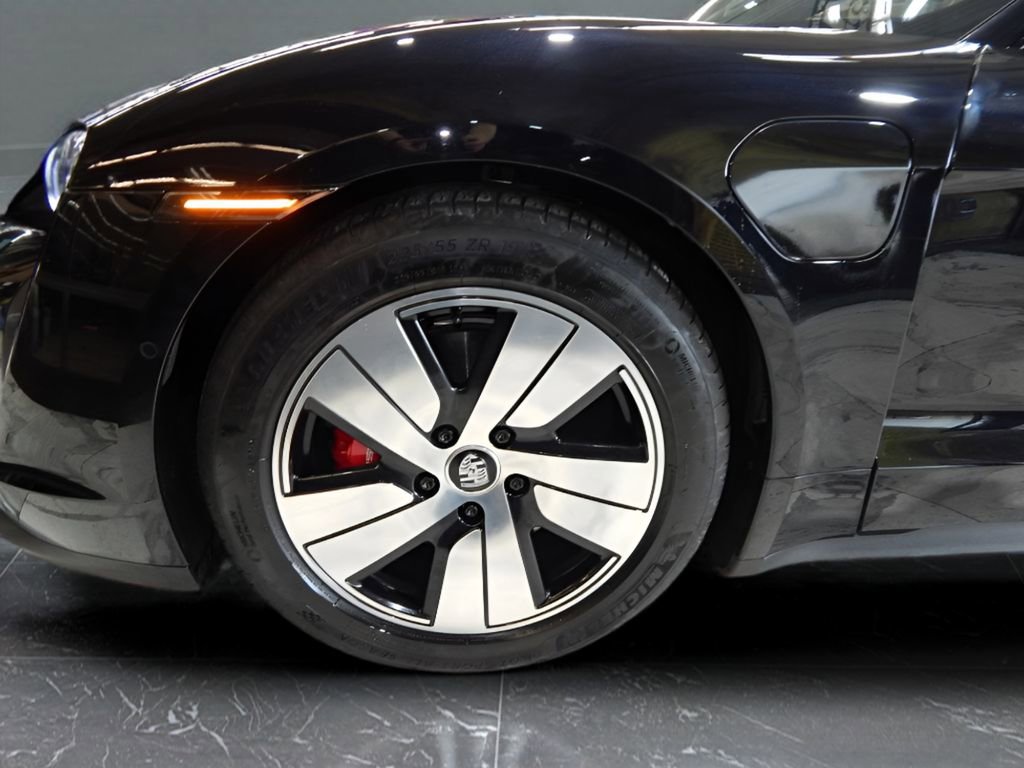 Used 2020 Porsche Taycan 4S image 12