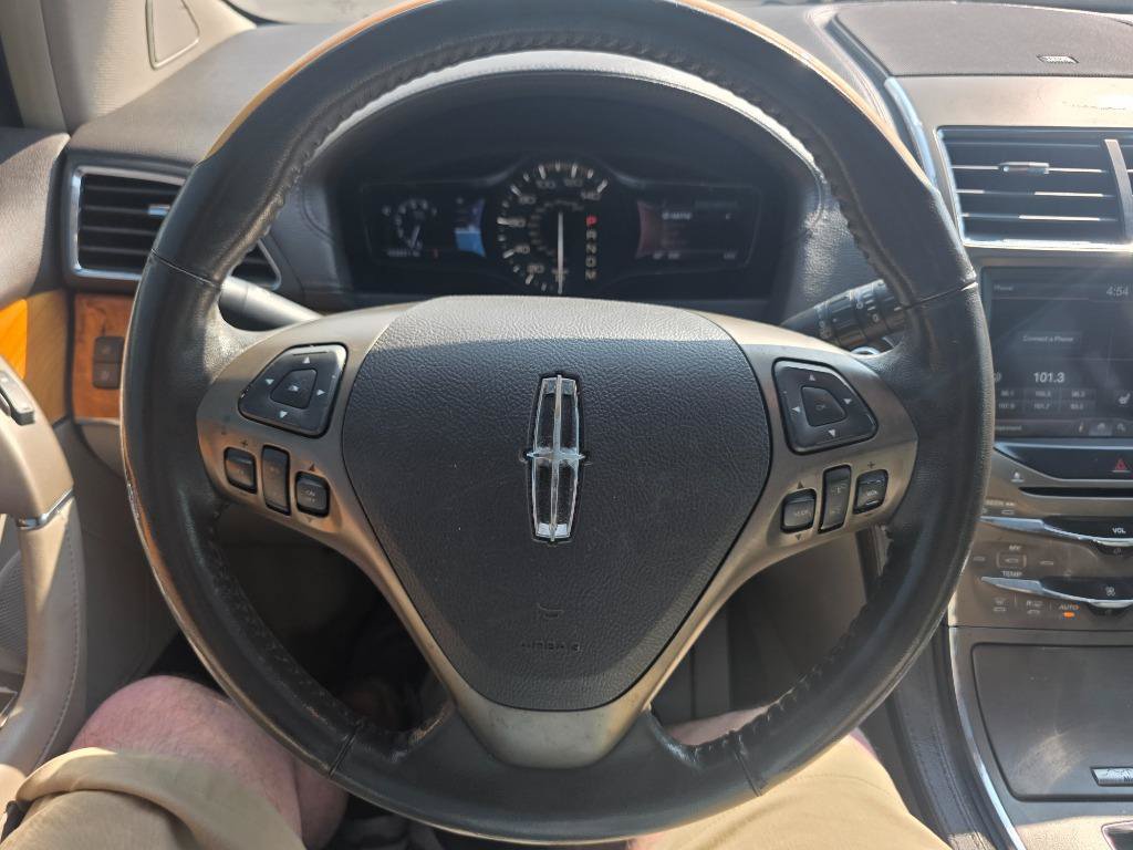 Used 2012 Lincoln MKX FWD image 15