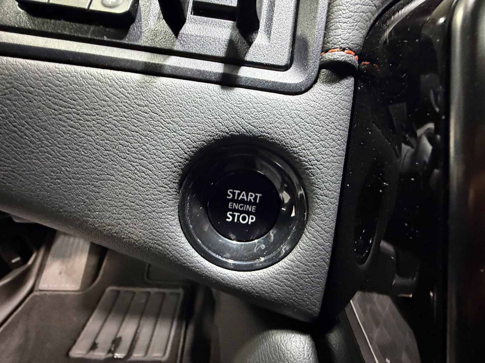 Certified 2025 Nissan Armada PRO-4X image 30