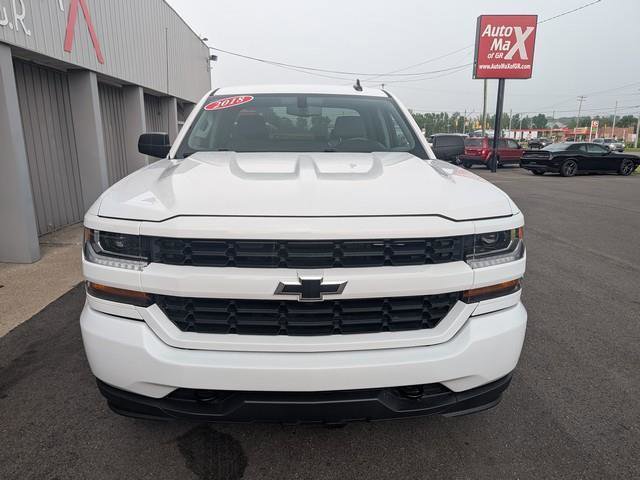 Used 2018 Chevrolet Silverado 1500 Custom w/ Custom Convenience Package AWD/4WD image 6