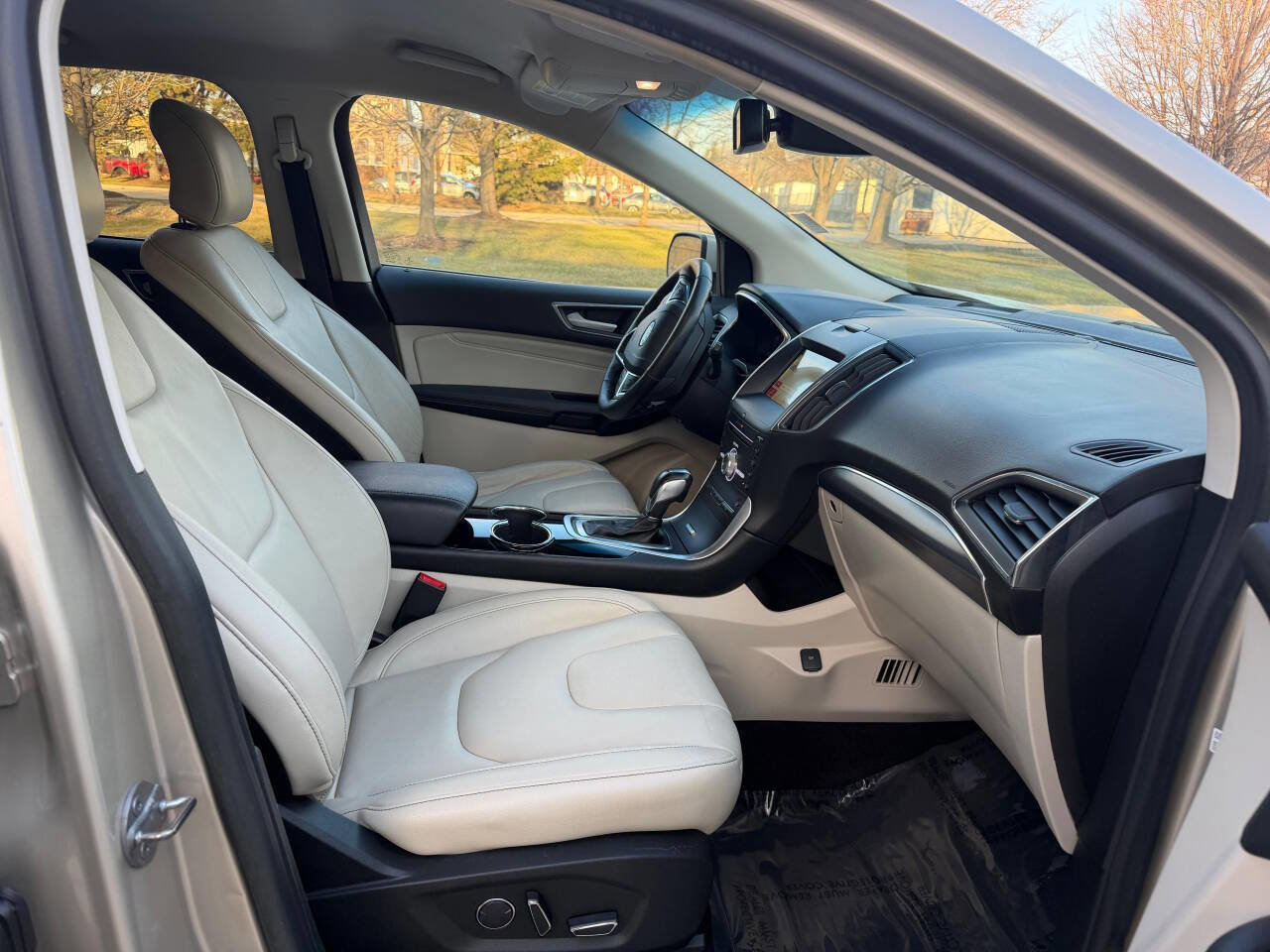Used 2018 Ford Edge Titanium w/ Ford Safe & Smart Package image 24