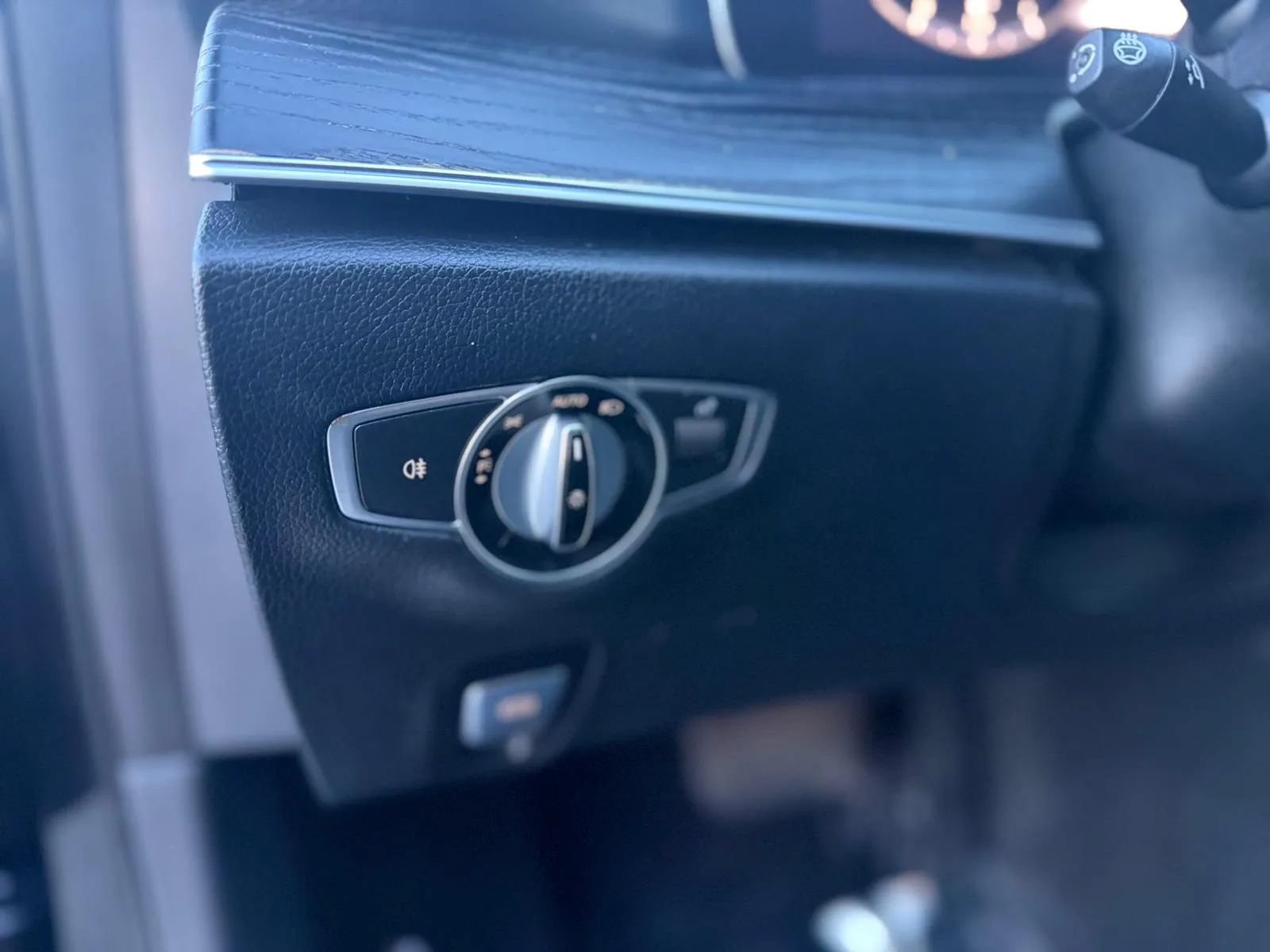 Used 2019 Mercedes-Benz E 300 4MATIC w/ Premium 1 Package image 20