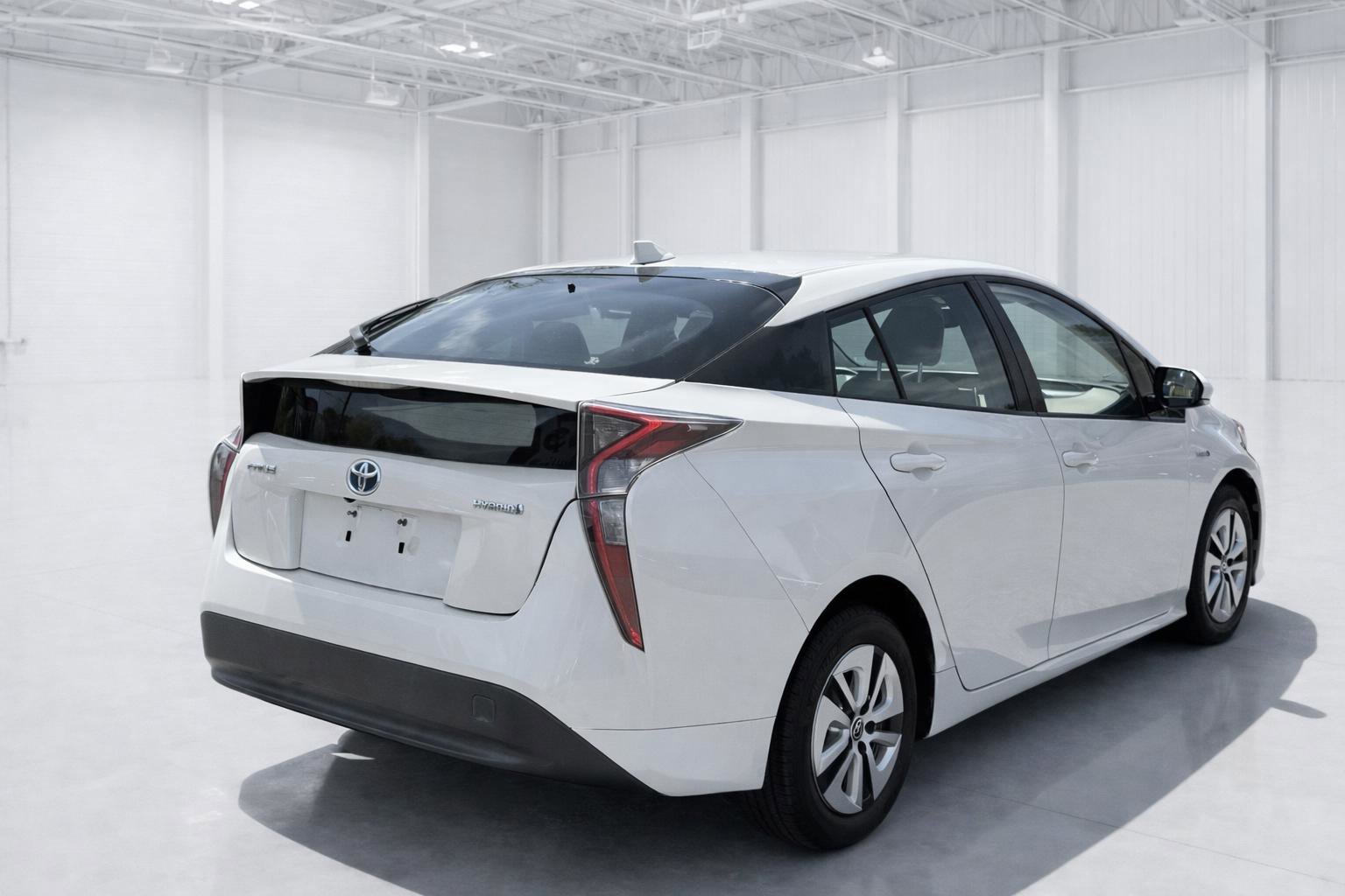 Used 2016 Toyota Prius Four Touring FWD image 7