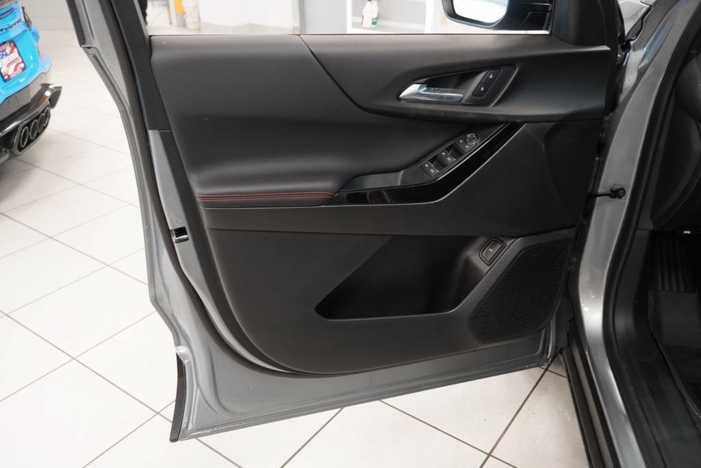 New 2027 Chevrolet Equinox RS w/ LPO, Floor Liner Package FWD image 5
