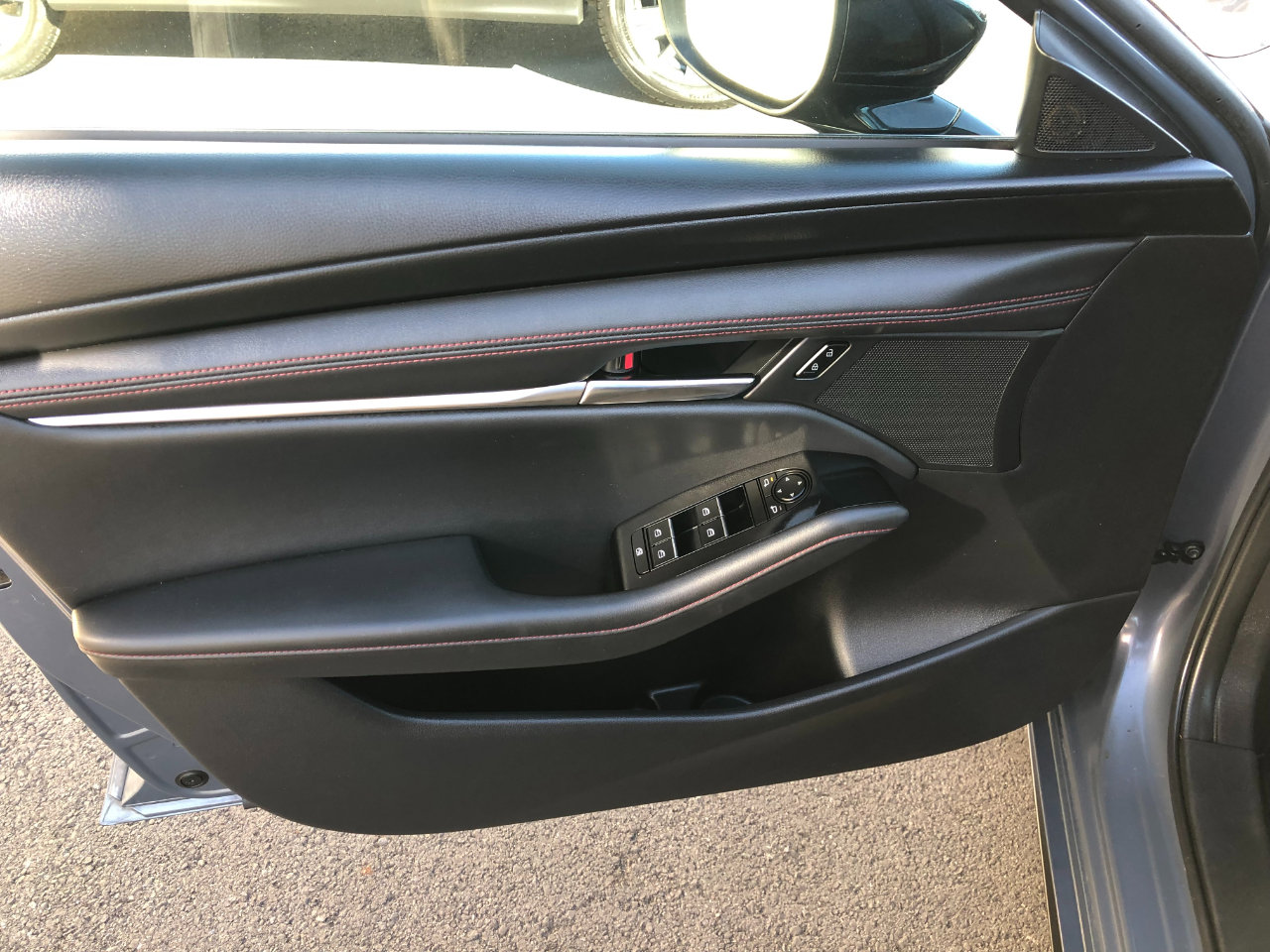 Used 2024 MAZDA MAZDA3 s image 9