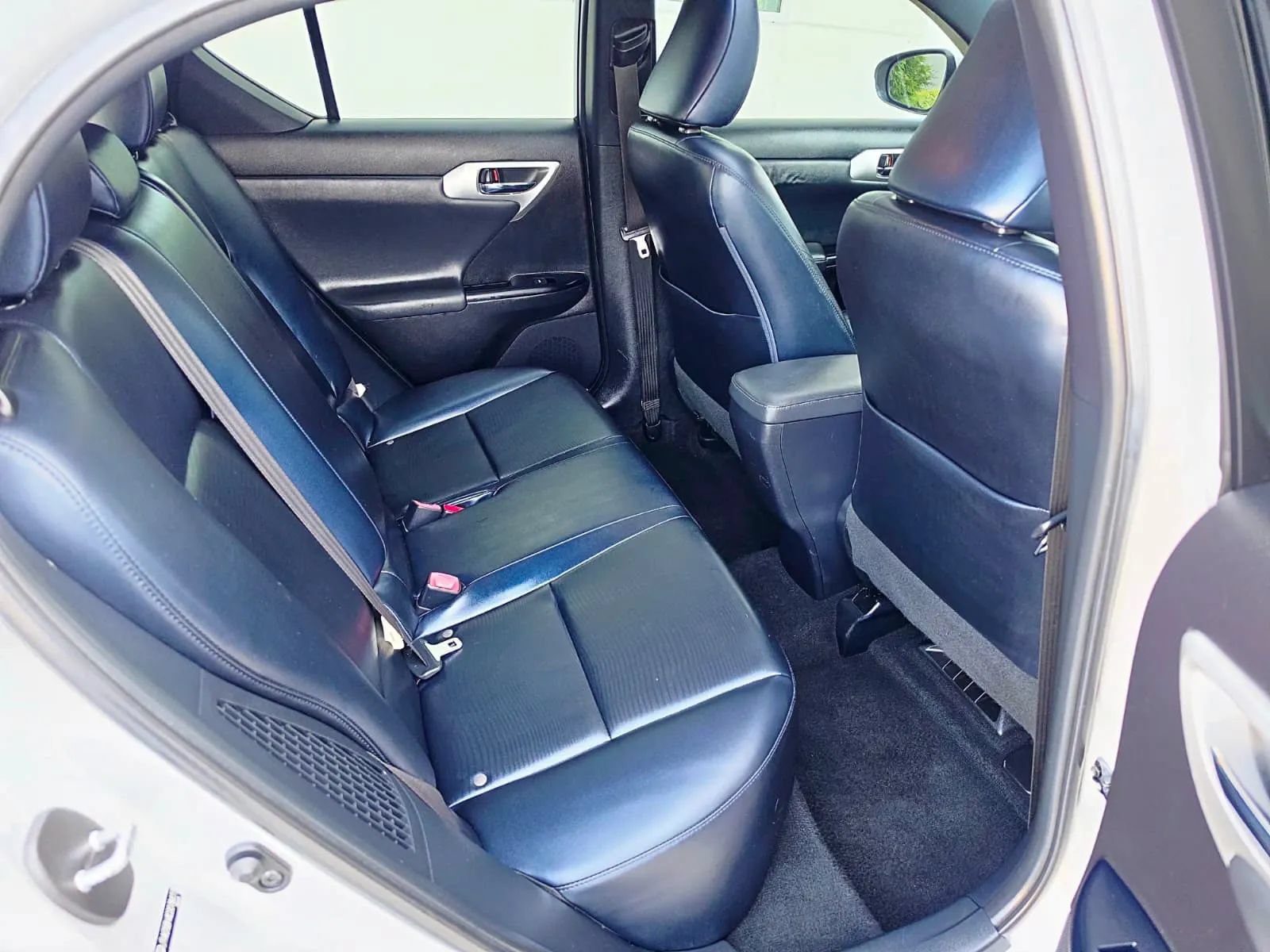 Used 2012 Lexus CT 200h Premium w/ F Sport Special Edition FWD image 12