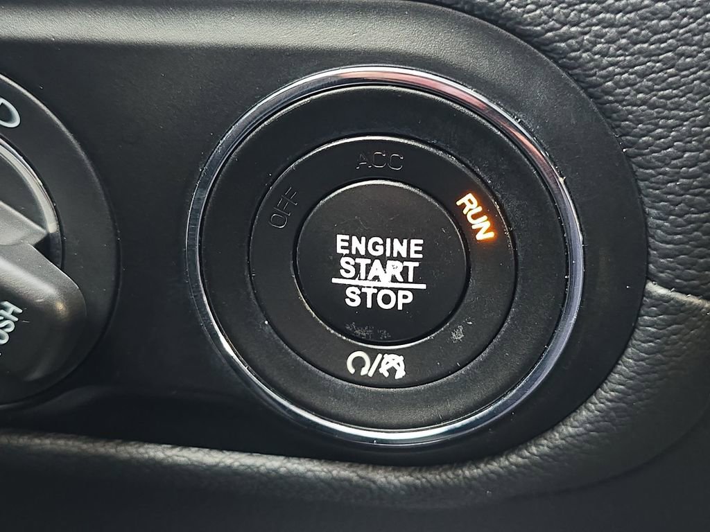 Used 2018 Maserati Levante image 19