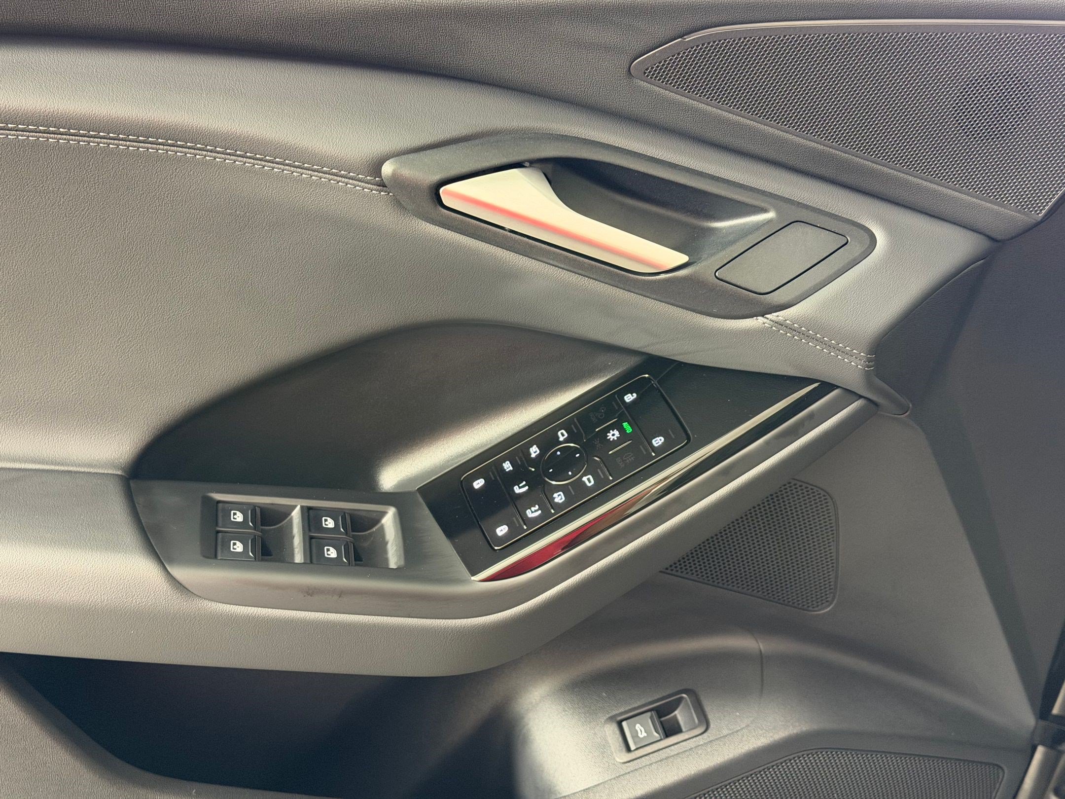 New 2027 Audi Q6 e-tron Premium AWD/4WD image 13