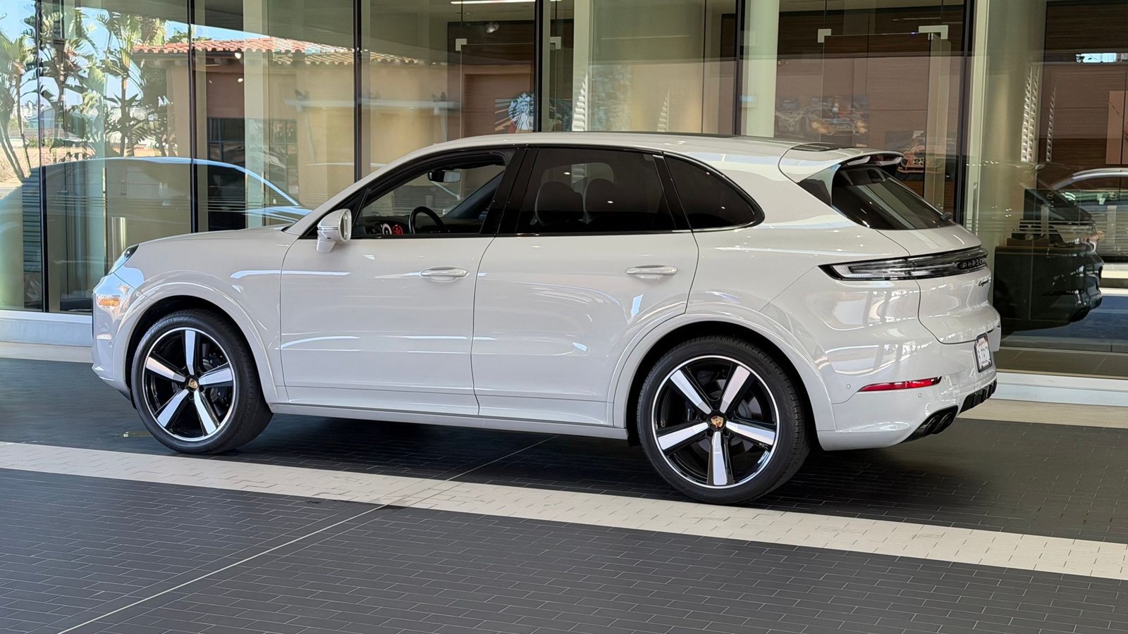 Certified 2024 Porsche Cayenne S AWD/4WD image 3