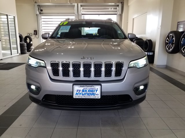 Used 2019 Jeep Cherokee Latitude Plus w/ Cold Weather Group AWD/4WD image 17