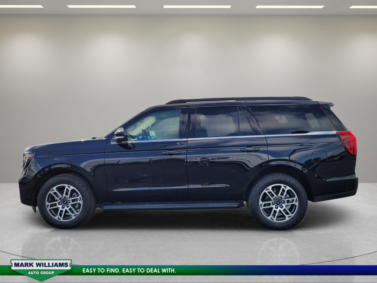Used 2025 Ford Expedition Active AWD/4WD image 7