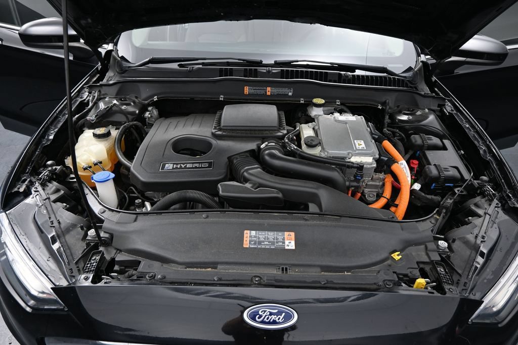 Used 2020 Ford Fusion SE FWD image 25