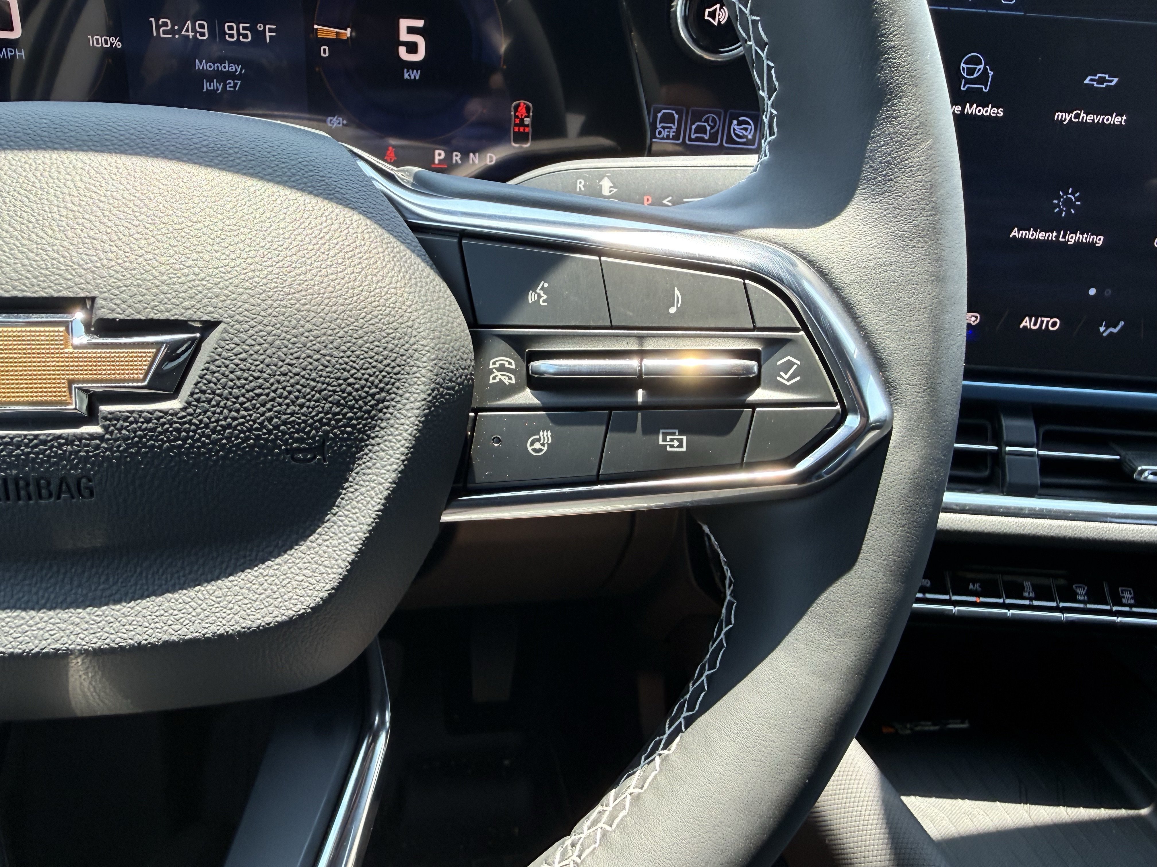 New 2026 Chevrolet Equinox EV LT FWD image 18