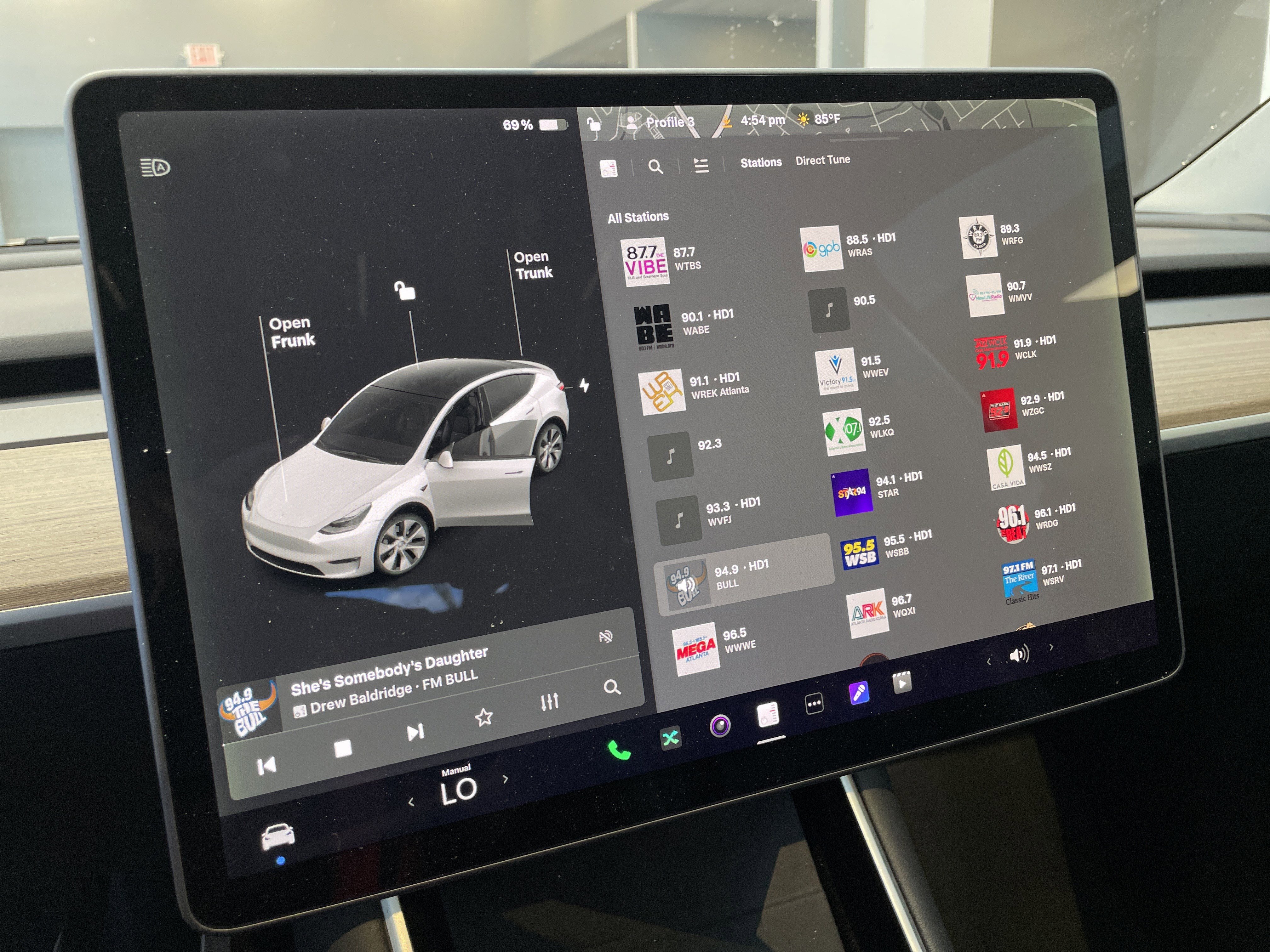 Used 2021 Tesla Model Y Long Range AWD/4WD image 25
