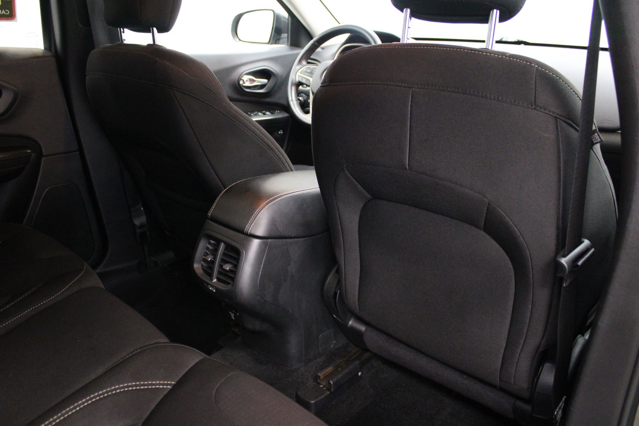 Used 2015 Jeep Cherokee Latitude image 19