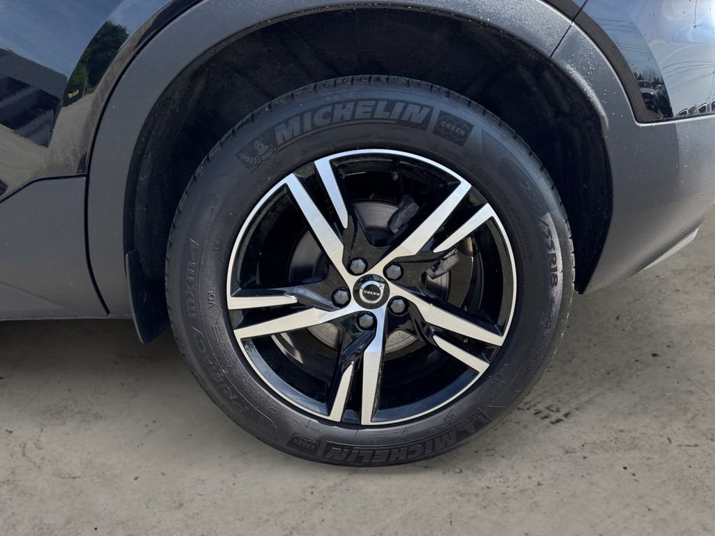 Used 2025 Volvo XC40 B5 Core AWD/4WD image 8