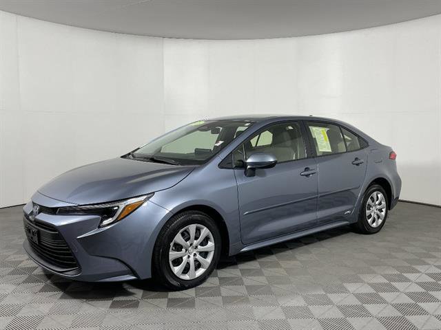 Certified 2025 Toyota Corolla LE w/ Convenience Package AWD/4WD image 3