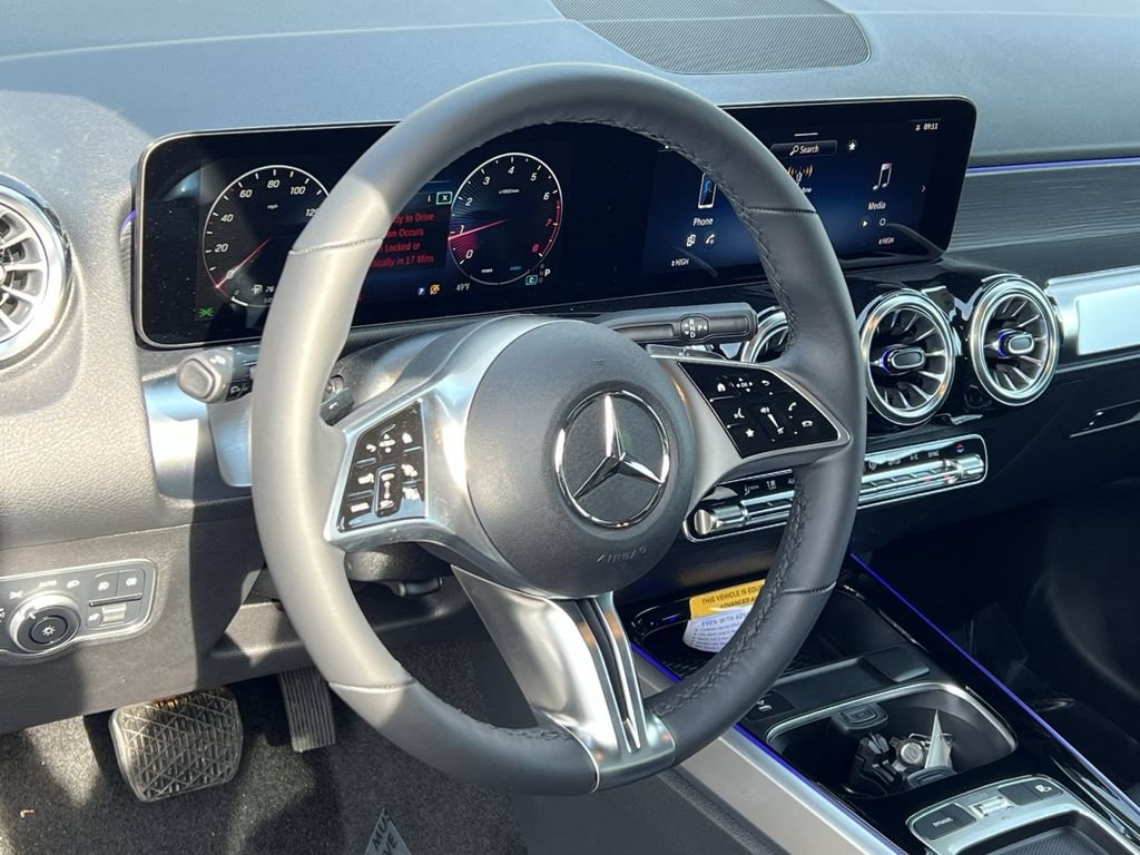 Used 2026 Mercedes-Benz GLB 250 4MATIC image 14