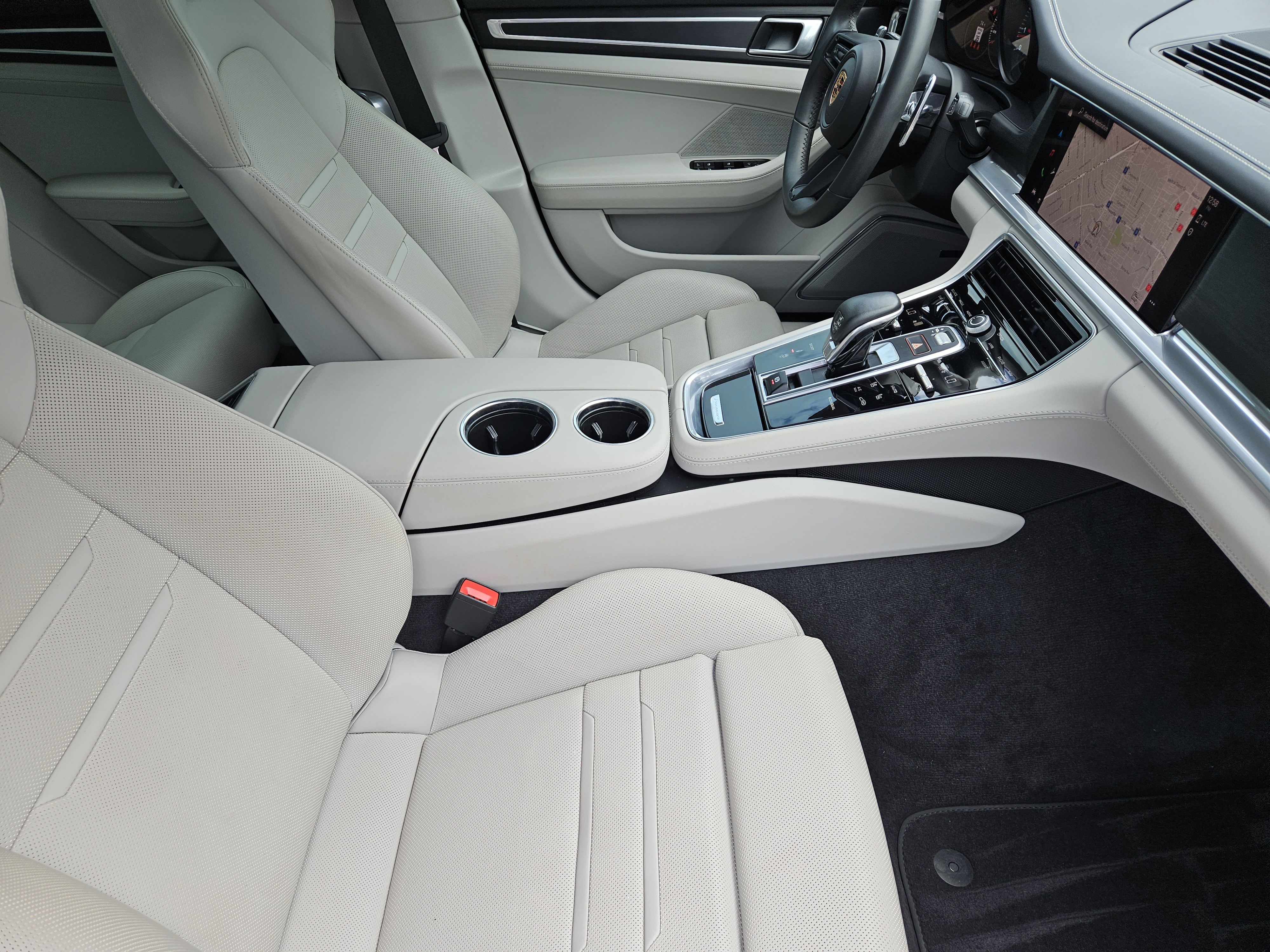 Certified 2023 Porsche Panamera 4 Platinum Edition AWD/4WD image 15