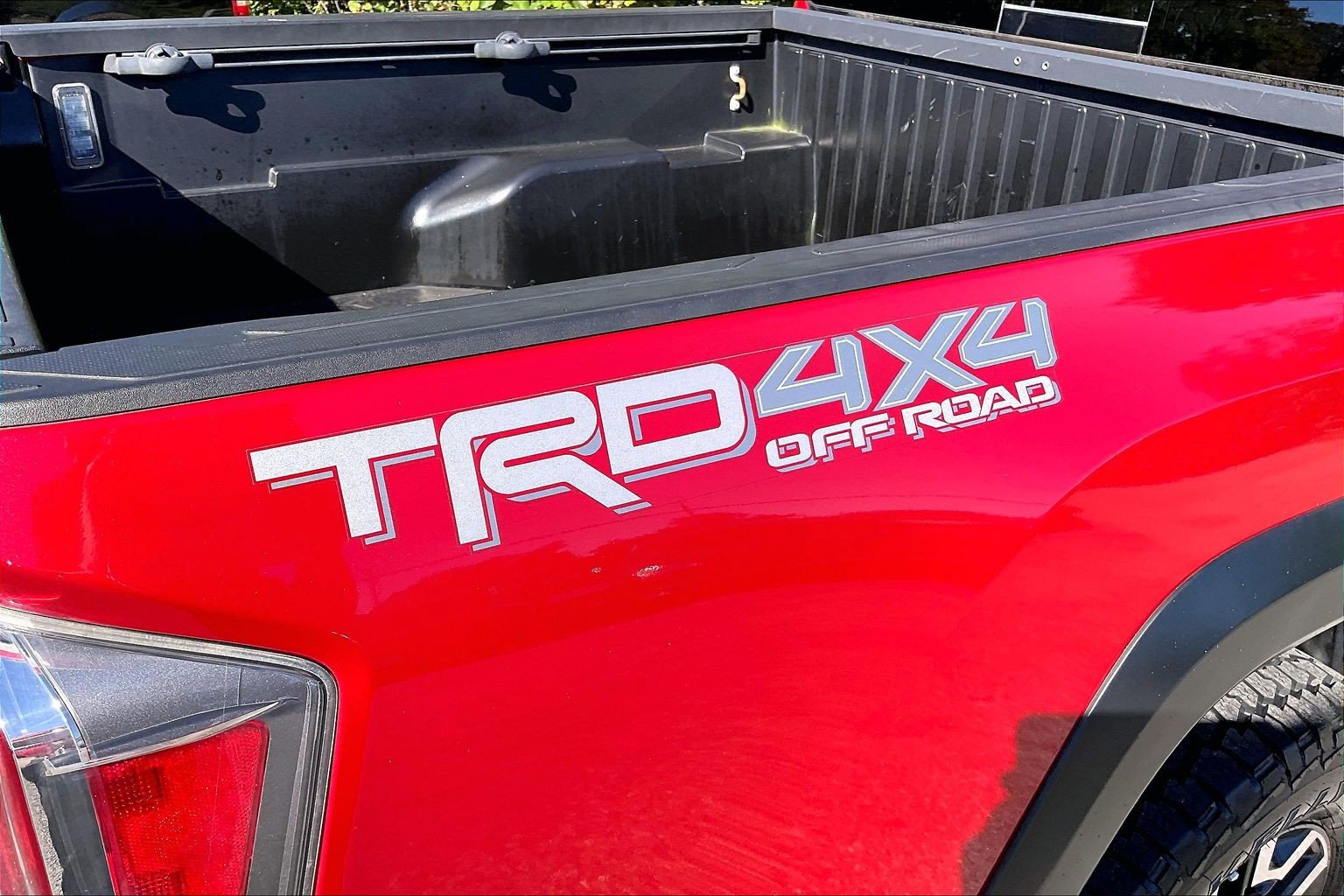 Used 2021 Toyota Tacoma TRD Off-Road w/ TRD Premium Off Road Package AWD/4WD image 8