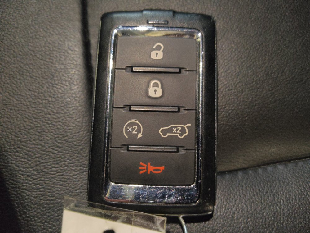 Used 2023 Jeep Grand Cherokee Limited w/ Black Appearance Package AWD/4WD image 32
