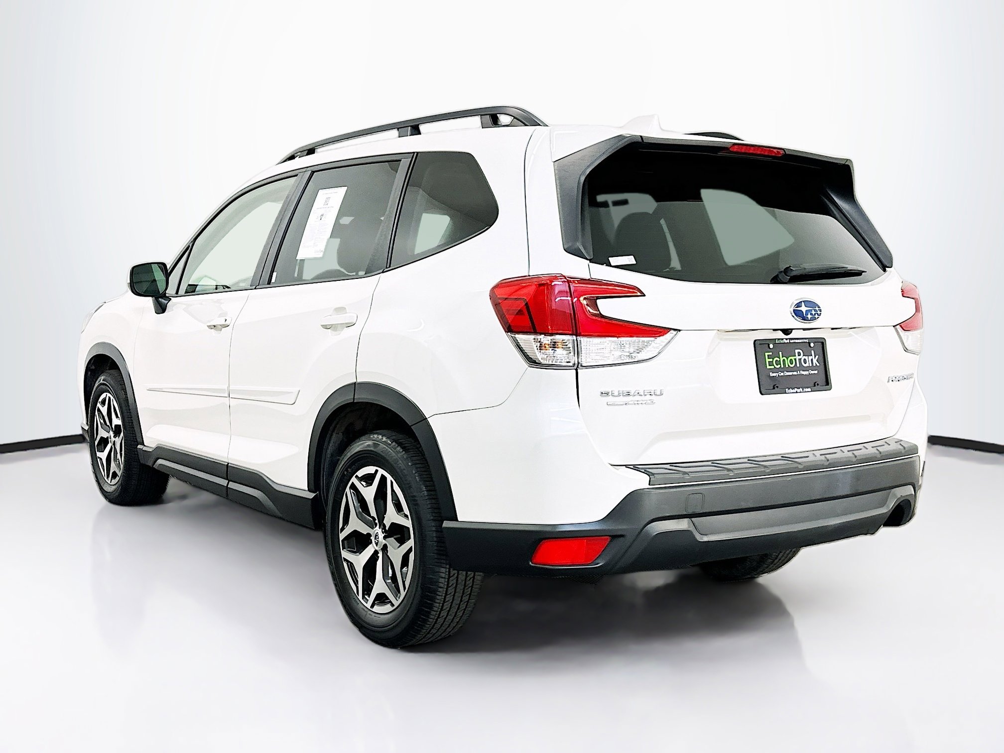 Used 2023 Subaru Forester Premium image 5