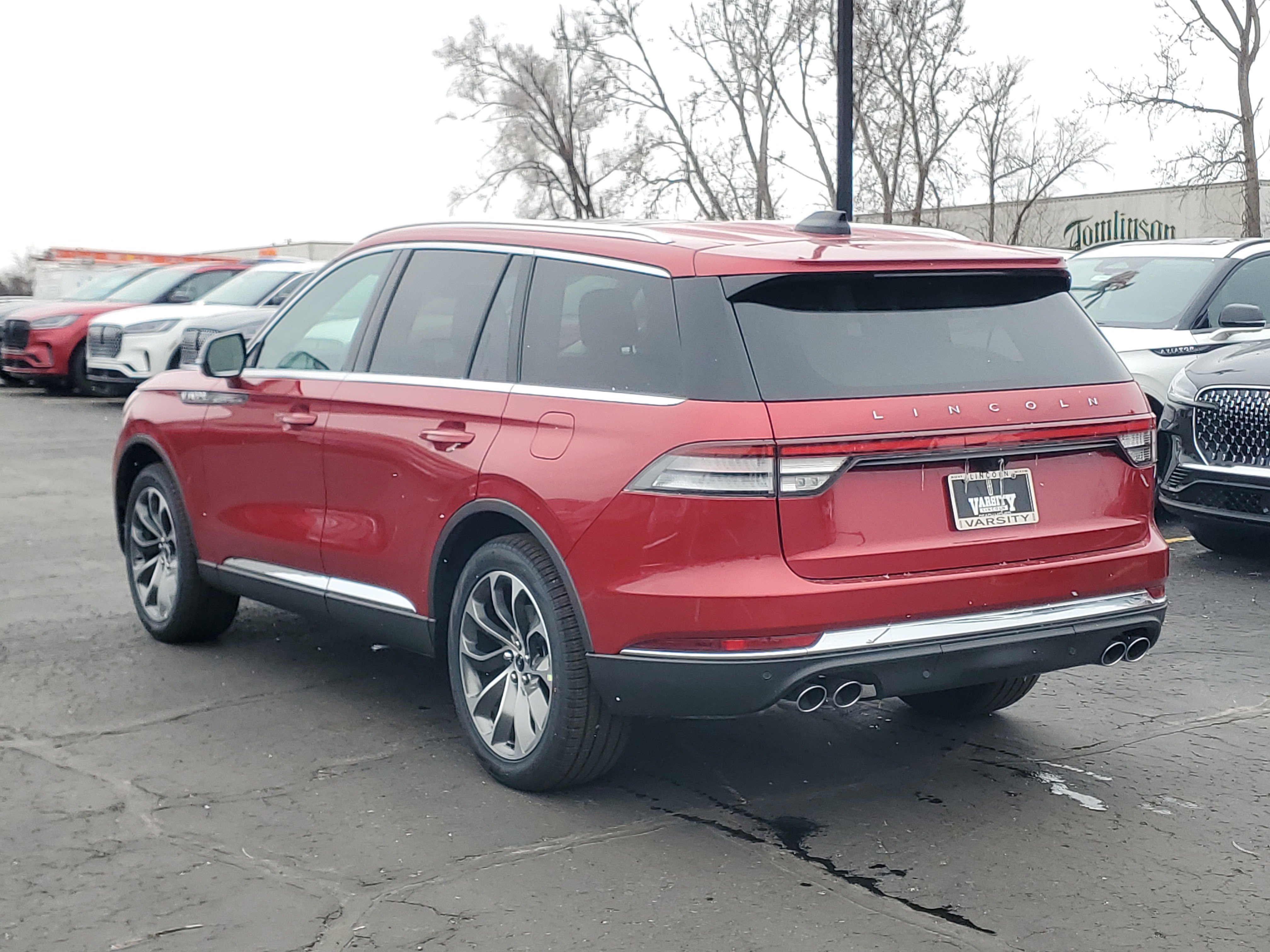 New 2026 Lincoln Aviator AWD image 3