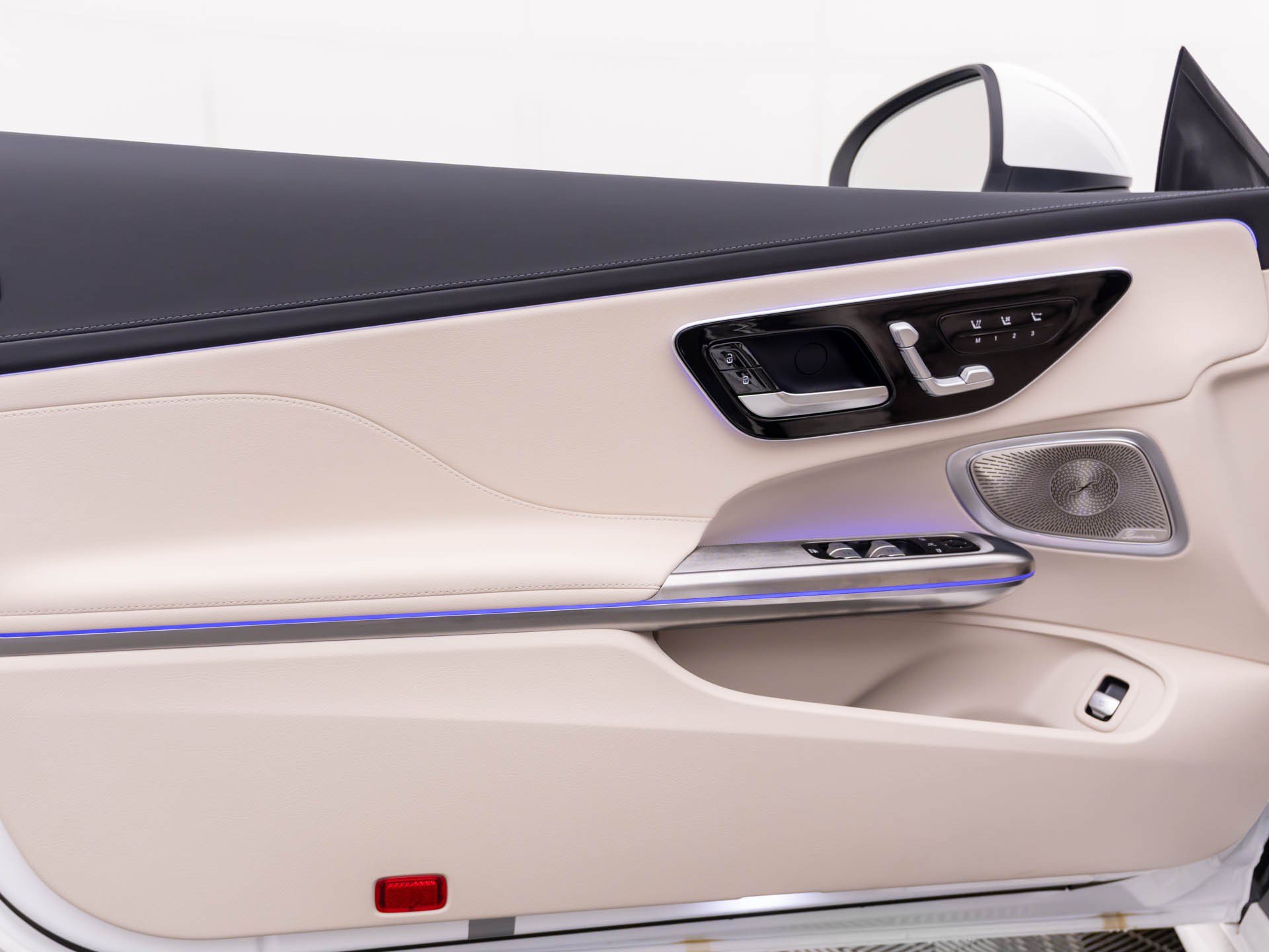 New 2027 Mercedes-Benz CLE 300 4MATIC Cabriolet image 14