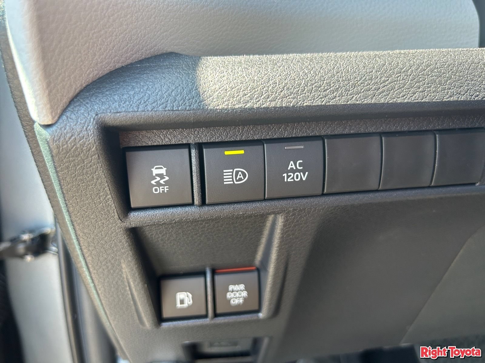 New 2026 Toyota Sienna XSE AWD/4WD image 26