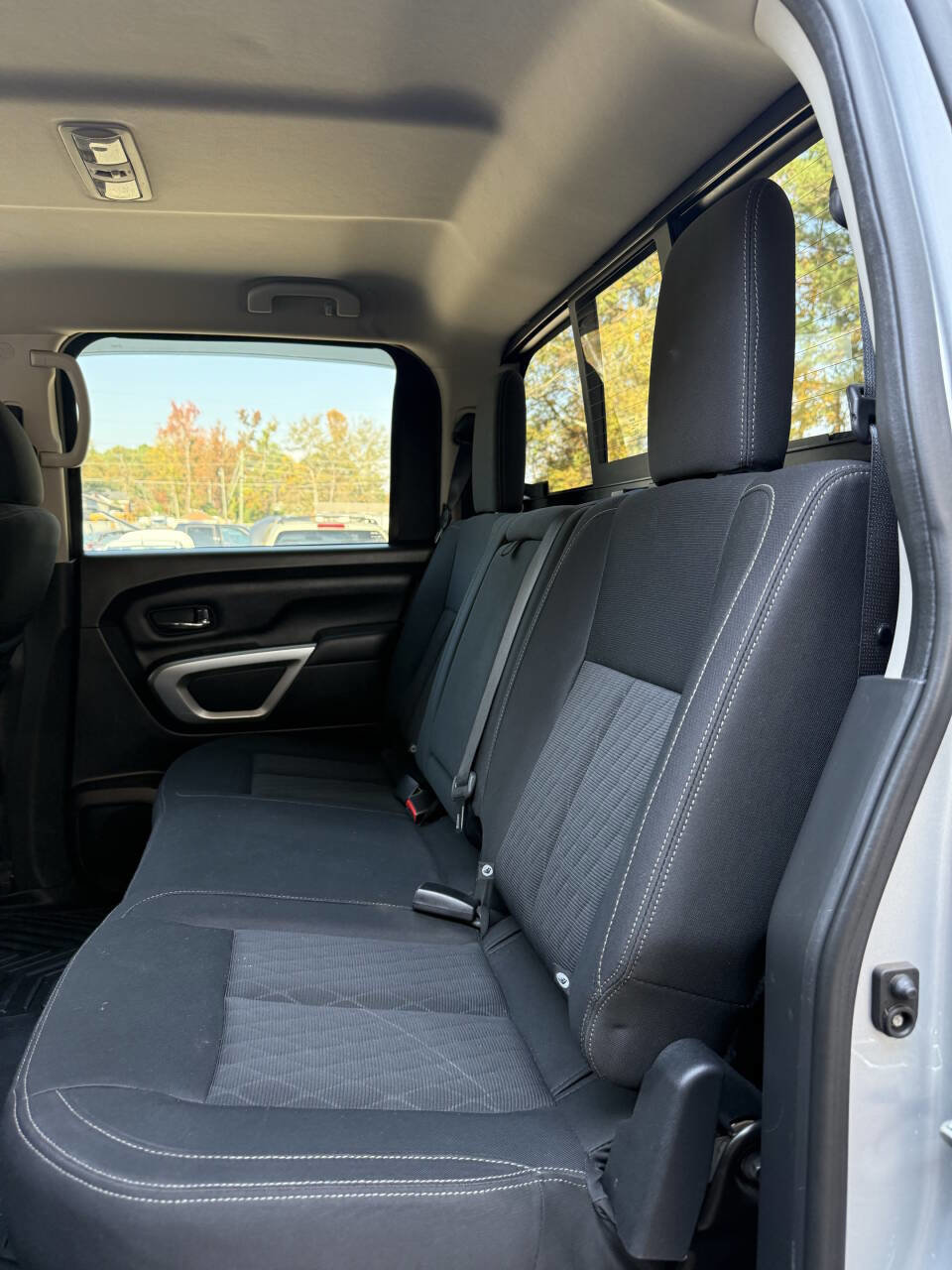 Used 2017 Nissan Titan SV image 20