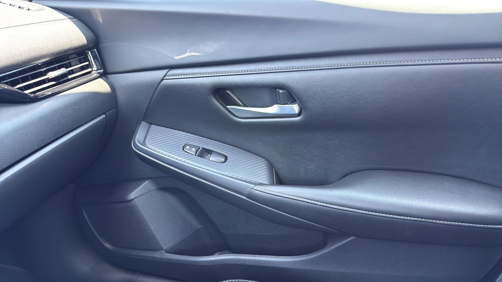 Used 2024 Nissan Sentra SV FWD image 22