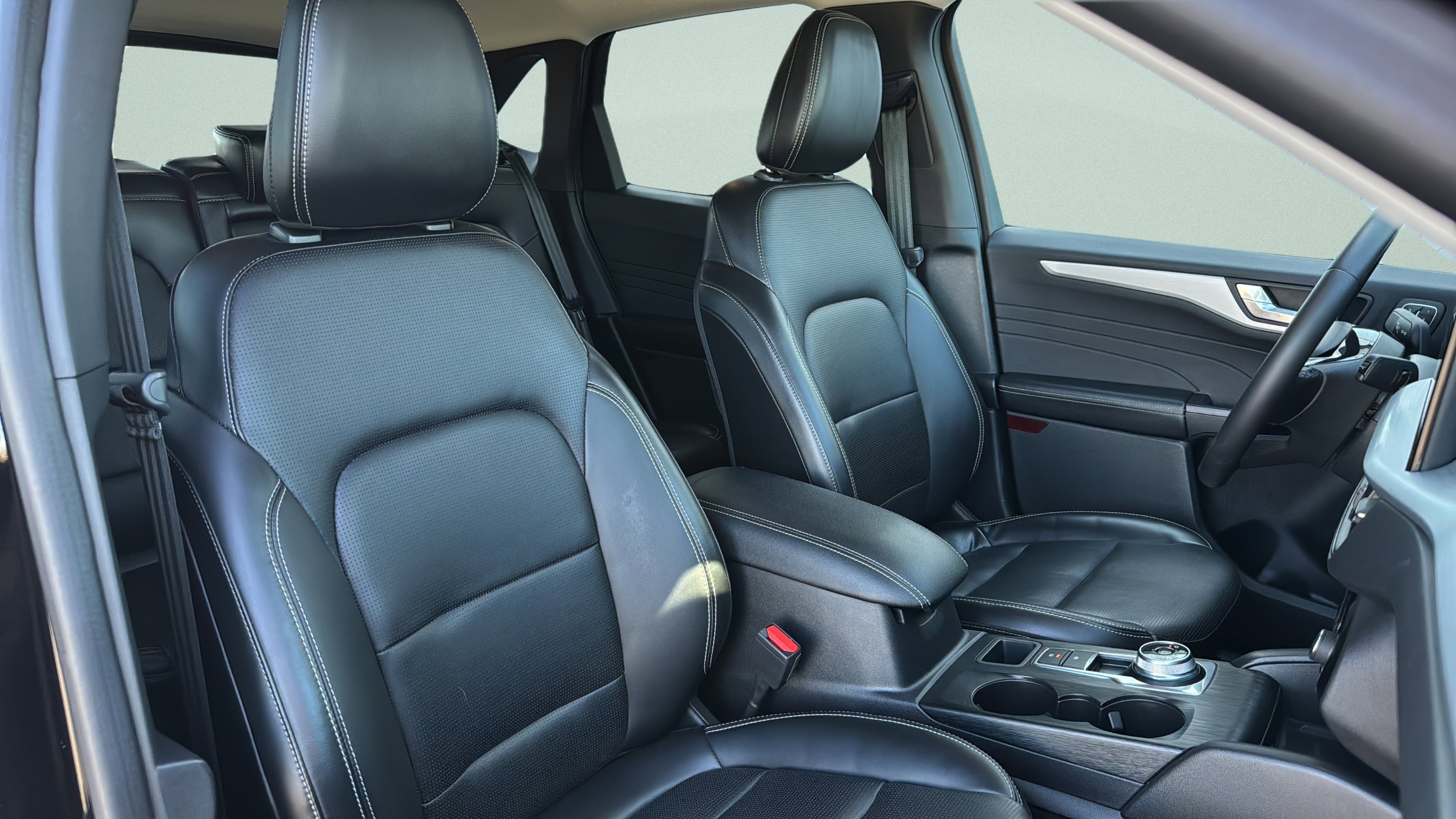 Used 2023 Ford Escape Platinum image 24