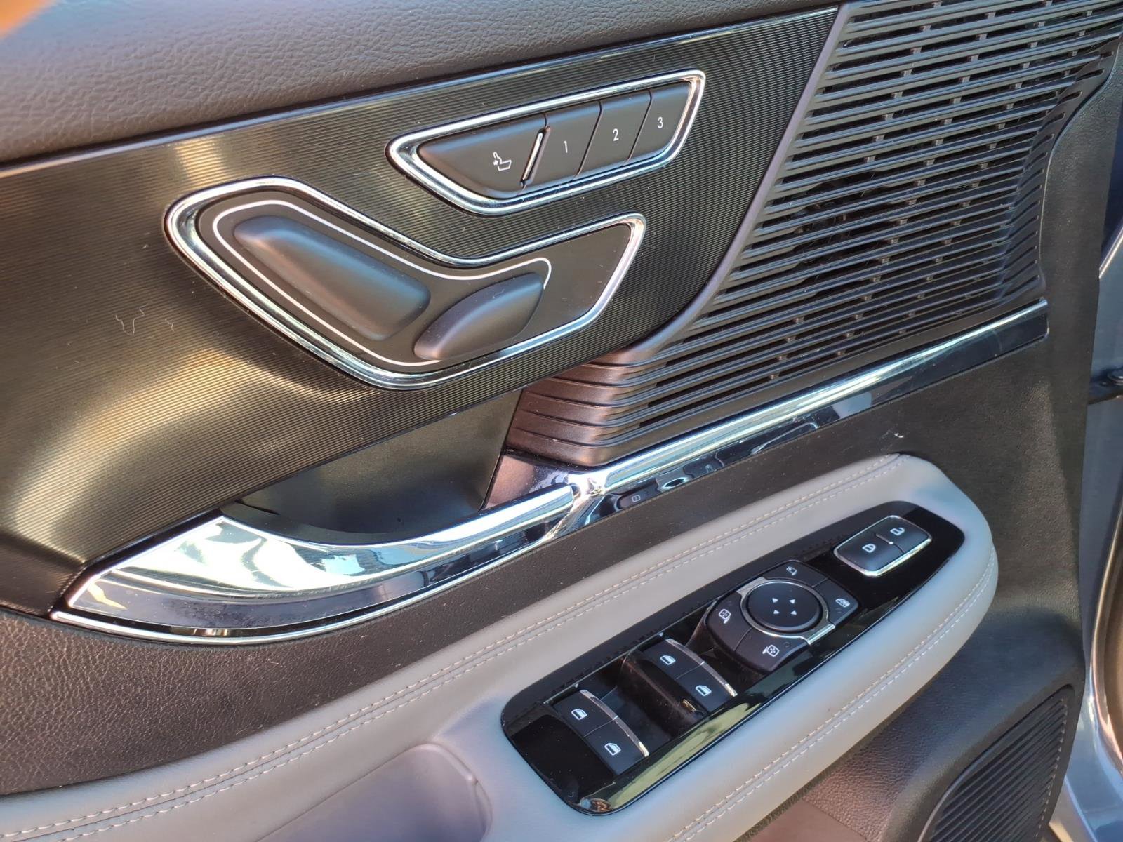 Used 2022 Lincoln Corsair AWD w/ Premium Package image 16