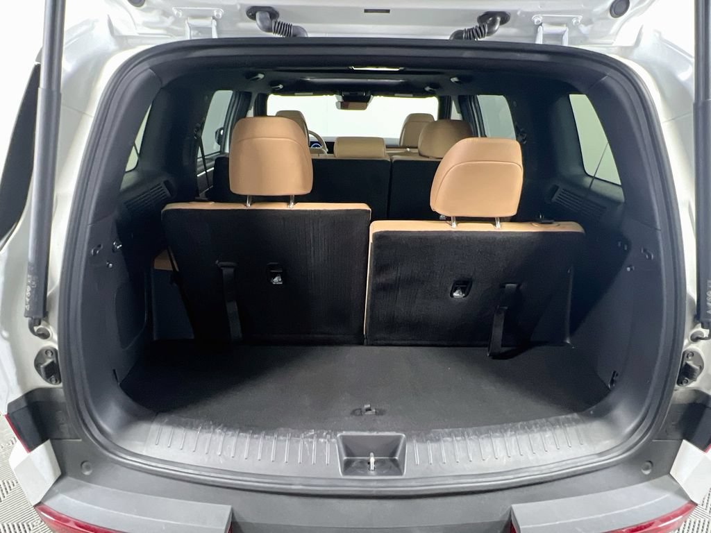 Certified 2025 Hyundai Santa Fe Limited AWD/4WD image 27