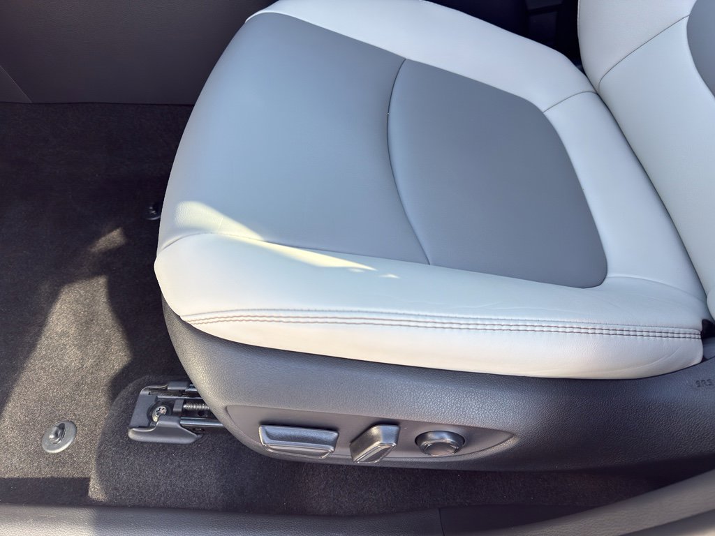 Used 2024 Toyota RAV4 XLE Premium image 12